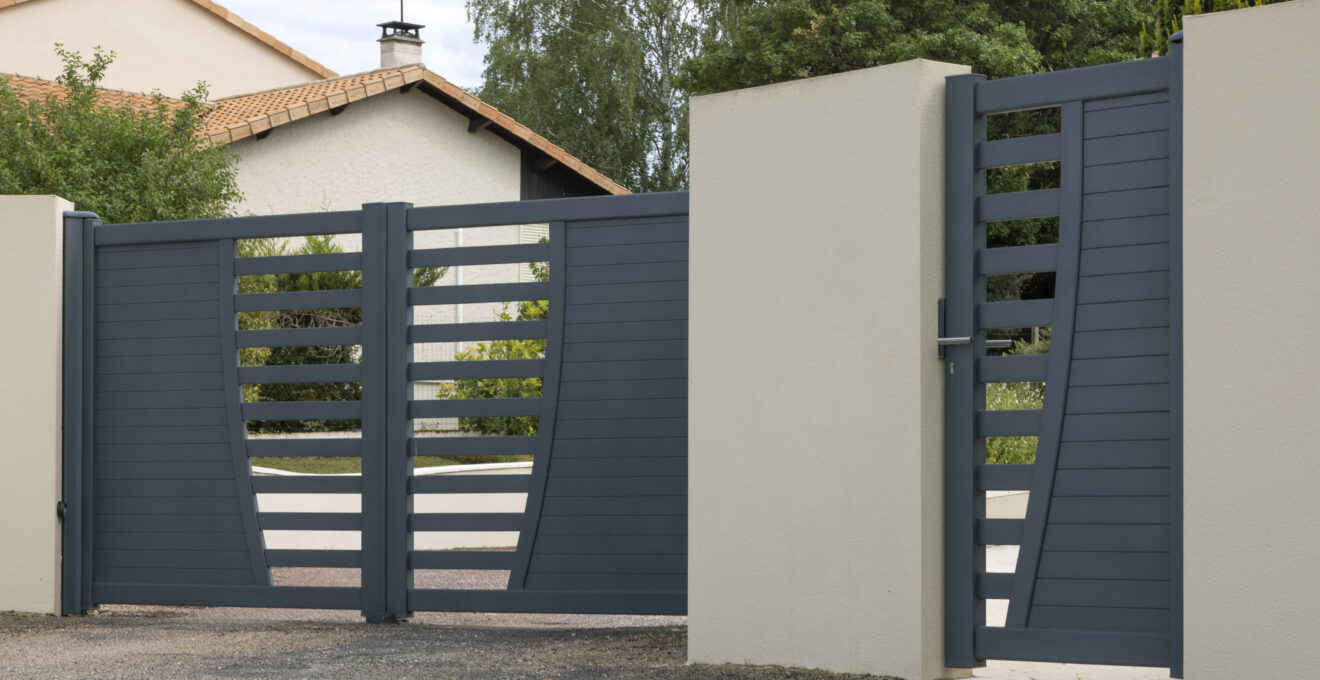 portes battantes extérieures
